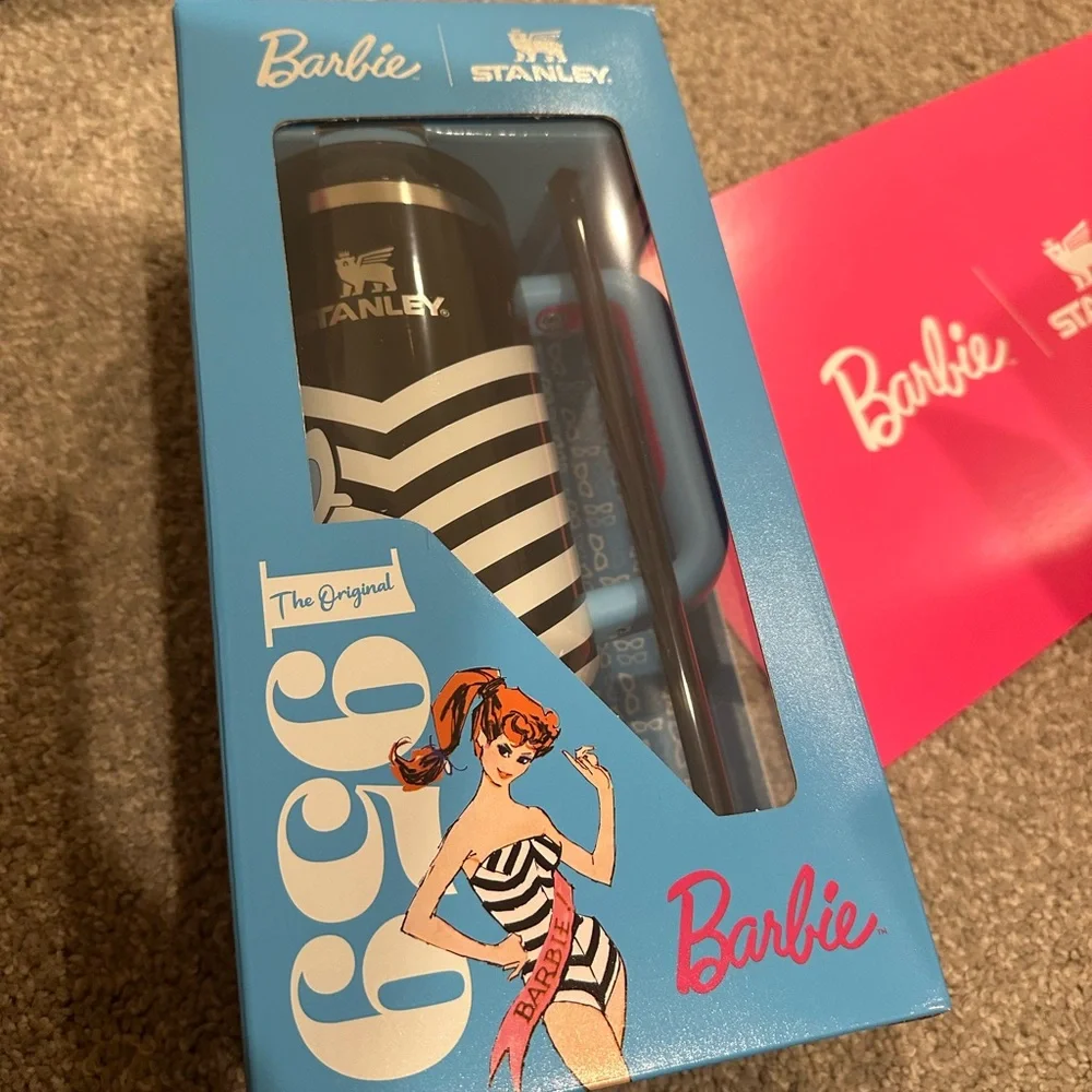 Barbie Stanley 40oz limited edition and sold out - Picture 2 of 4